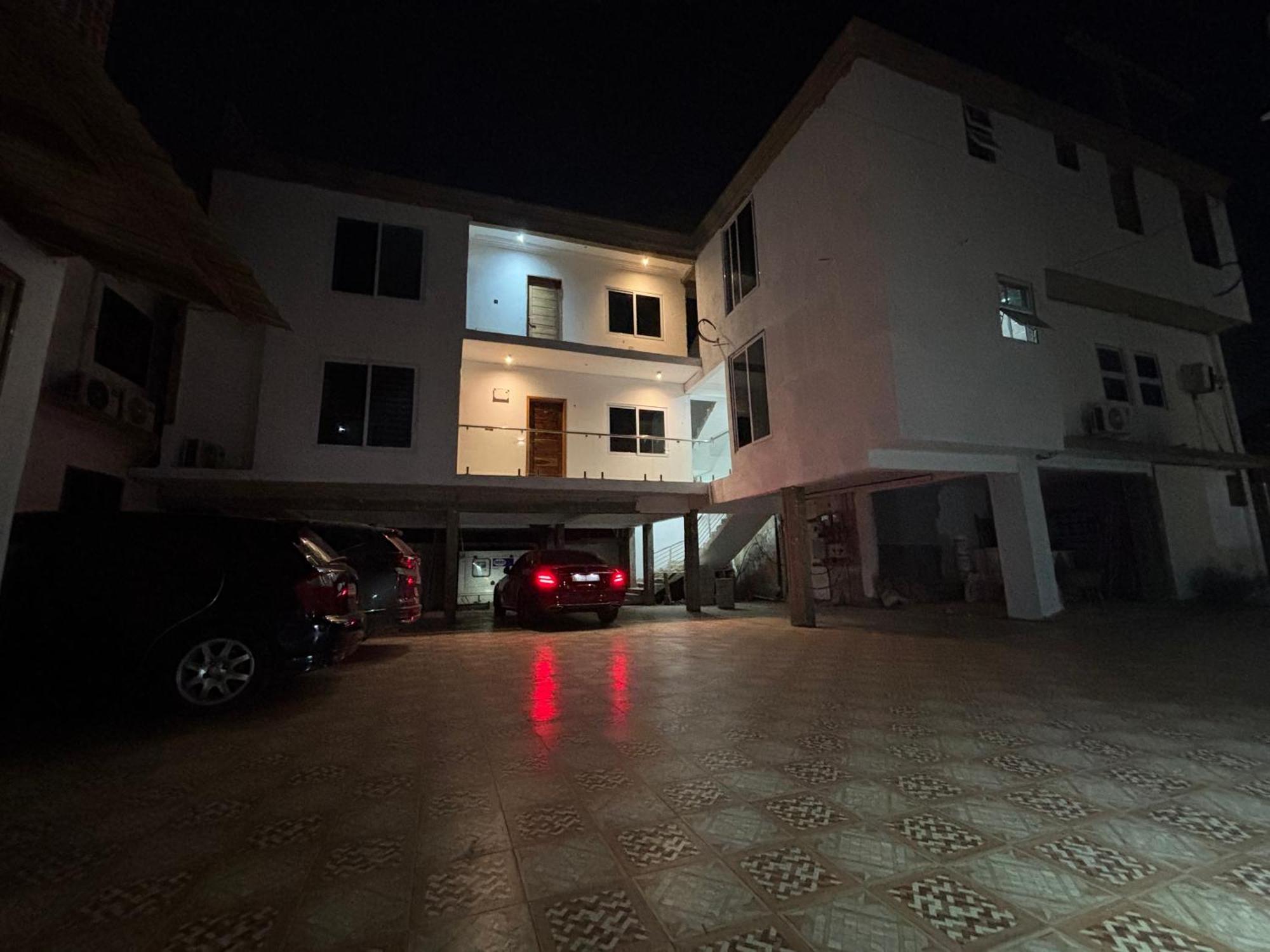 Bonsukoda Lodge Madina Exterior foto