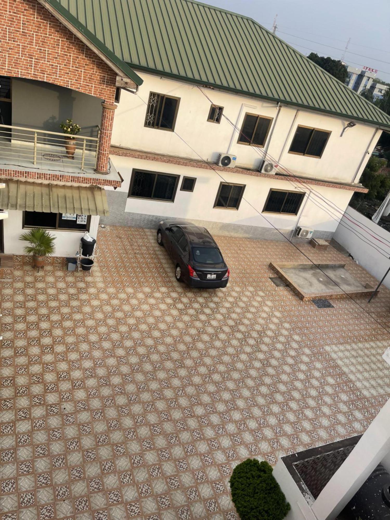 Bonsukoda Lodge Madina Exterior foto